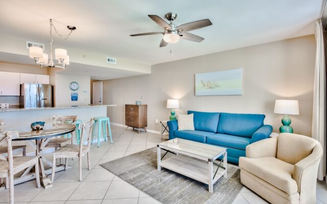 Pelican Beach Resort by Colasan