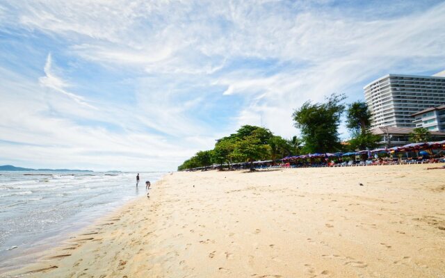 Jomtien Beach Pool House