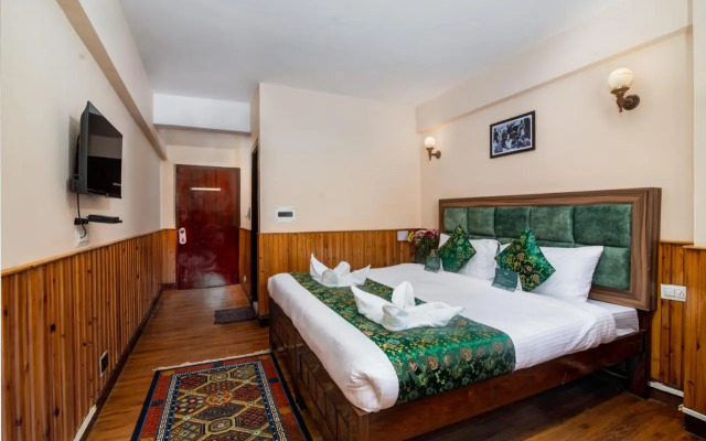 Muscatel Roma - 400 Mts from Mall Road