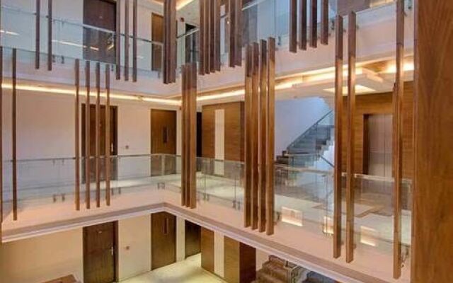 Stately Suites NH 8