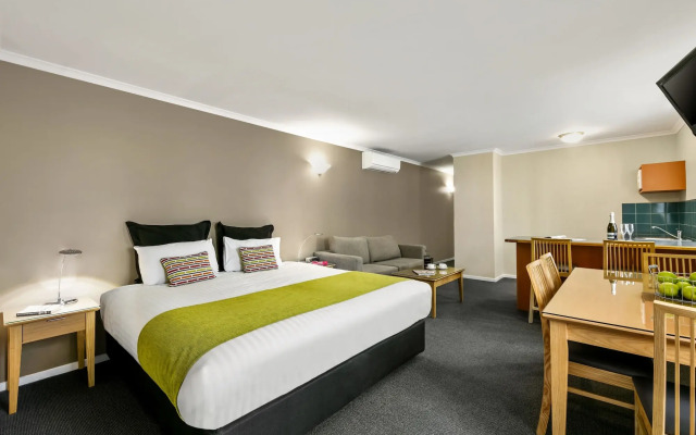 Quest Waterfront Apartment Hotel 