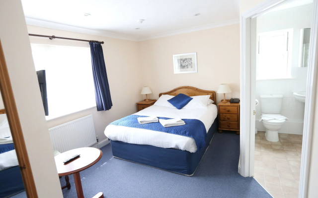 The Corner House Hotel Gatwick