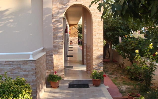 Toulas Apartments