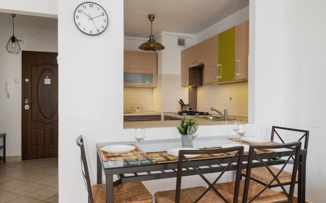 Grey Apartment in Katowice by Renters