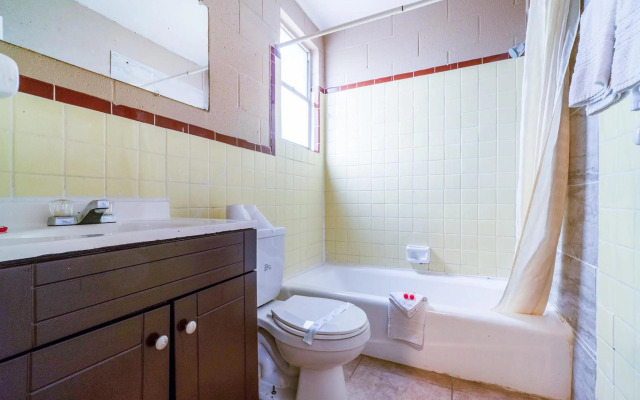 Capital O Hotel Beeville - US 181