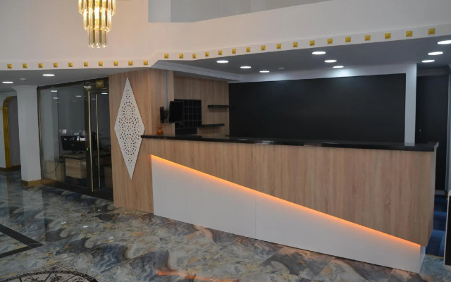 Piyes Otel
