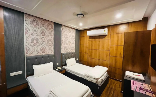 OYO 26773 Hotel Satyam Inn