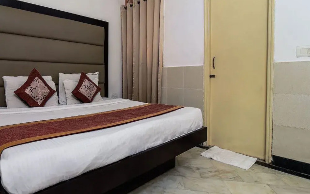 OYO 16359 Optimum Sheela Inn