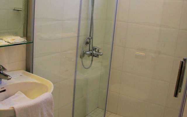 Just Enjoy Business Hotel