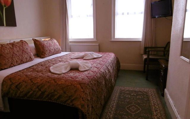 The Ellesmere Hotel