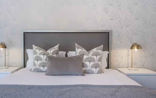 The Clarendon - Fresnaye