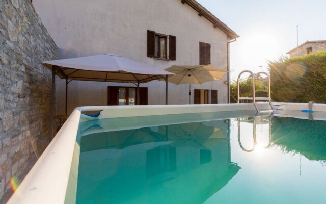 Borgo Santa Lucia Apartment with Private Parking & Garden