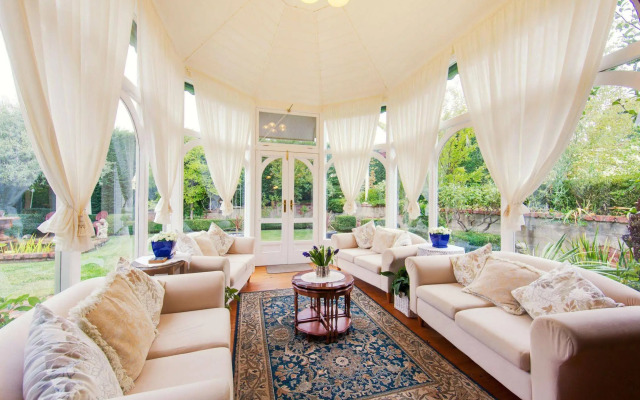 Barnsley House Bed and Breakfast