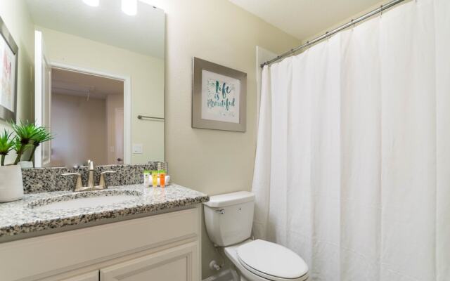 Beautiful Home W/private Pool & Spa, Near Wdw!