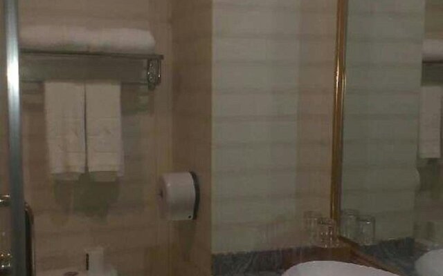 Dongxing Dequan Hotel