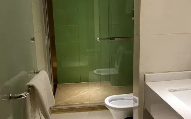 GreenTree Inn Express Hotel (Lianjiang Jiuzhoujiang Avenue North Branch)