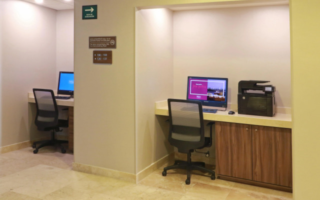 Hampton by Hilton Chihuahua