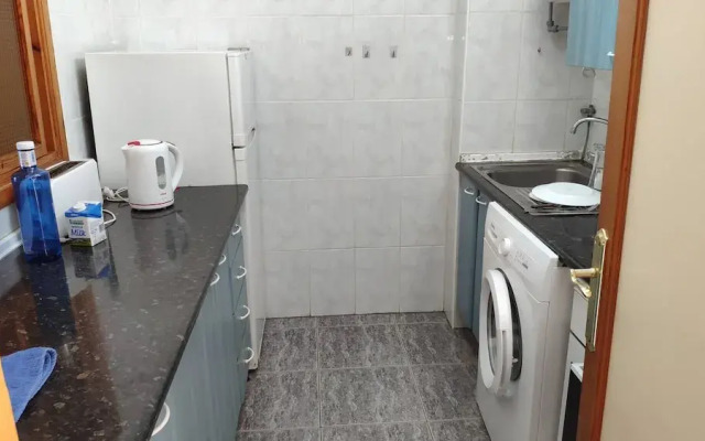 Lovely 2 Bedroom Apartment With Pool
