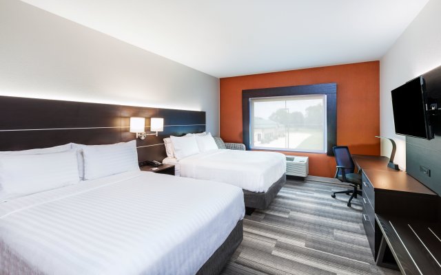 Holiday Inn Express & Suites Coffeyville, an IHG Hotel