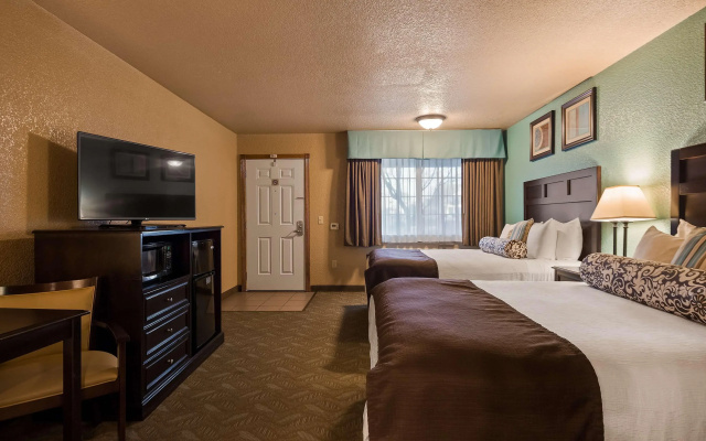 Best Western Plus Bayshore Inn
