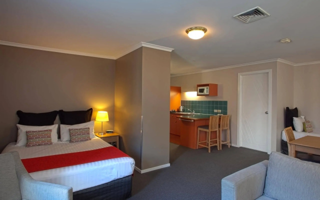 Quest Waterfront Apartment Hotel 