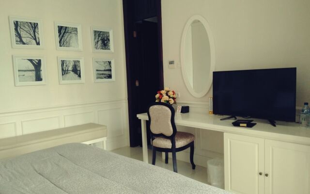 Liz Palace Inn