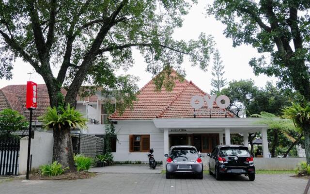 OYO 626 Augustina Home