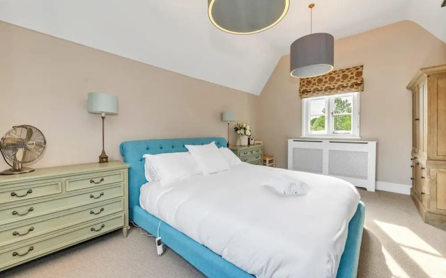 The School House - Luxury Home With Large Garden