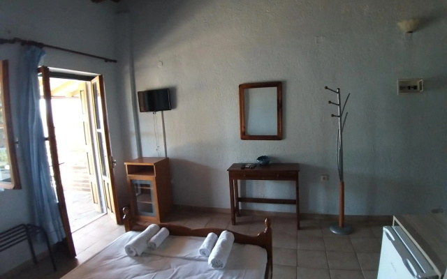 Stoupa Properties Rooms