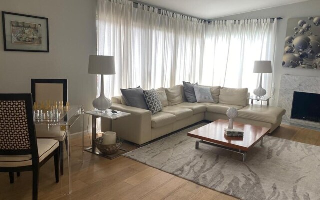 Charming 4-bed Villa in Malibu