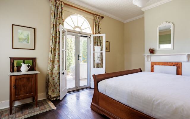 Wollaston House by the BnB Collection