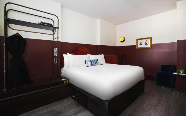 CIVILIAN Hotel