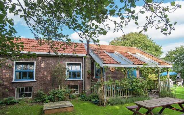 Cozy Holiday Home in Callantsoog with Private Garden