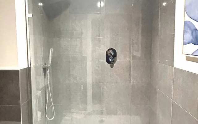 Stylish 3Bd Townhouse In Central Winchester