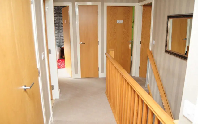 Pear Nook Treet - Exquisite Family Home