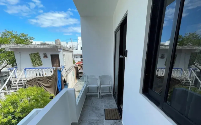 Lavish Studio w Balcony Downtown 3