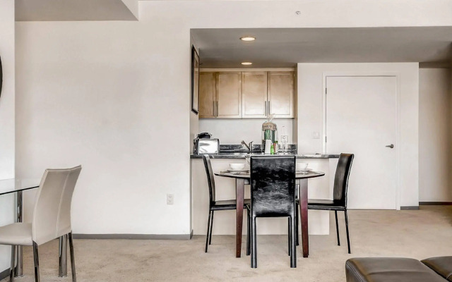 Global Luxury Suites at Kendall West