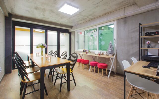 KW Hongdae Line Hostel