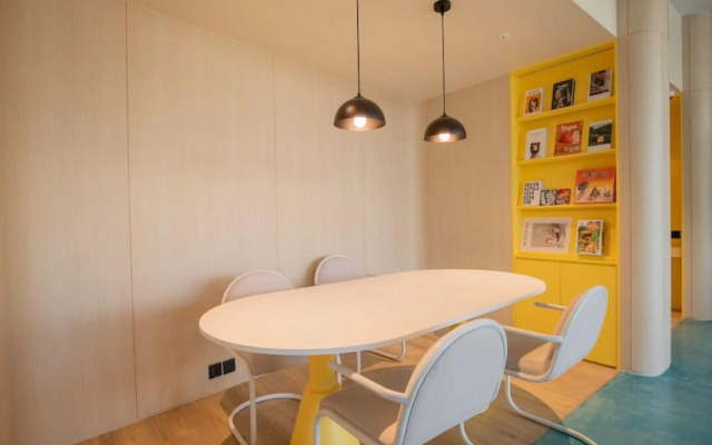GO Hotel Sriracha at Central Si Racha
