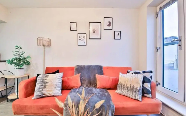 Whitchurch Place 2 Bed Flat in Cardiff