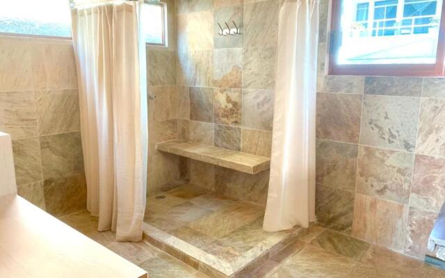 Casa de las Olas Surf & Beach Club