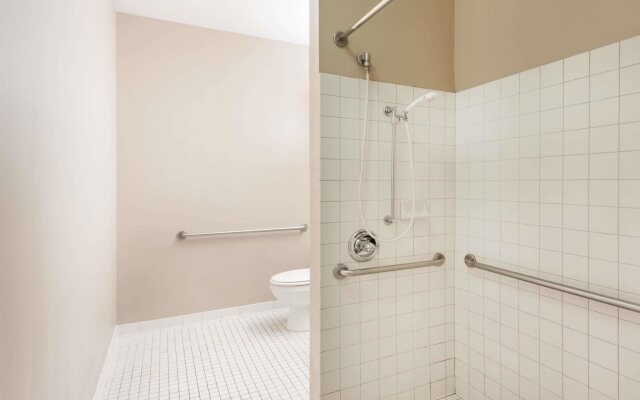 Sonesta Essential Hotels Blue Springs
