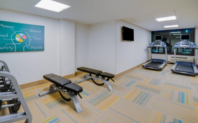 Holiday Inn Express & Suites Ft. Washington - Philadelphia by IHG