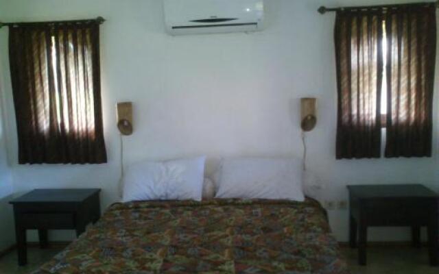 Cimaja Square Hotel & Restaurant