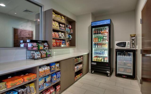 Holiday Inn Express & Suites Lancaster East - Strasburg by IHG