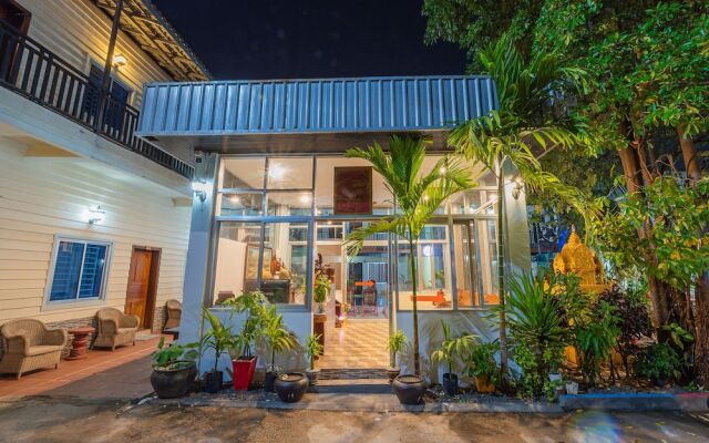 Lotus Bleu Guest House