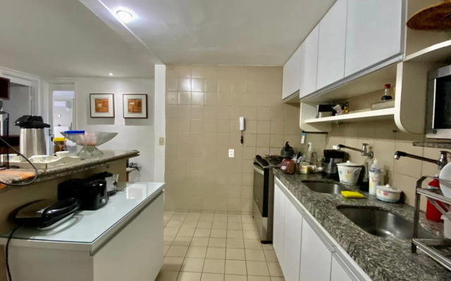 Apartamento vista mar, 2 Suítes, WC Social,2 vagas