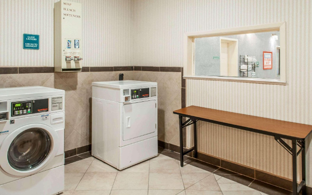 Holiday Inn Express Grants