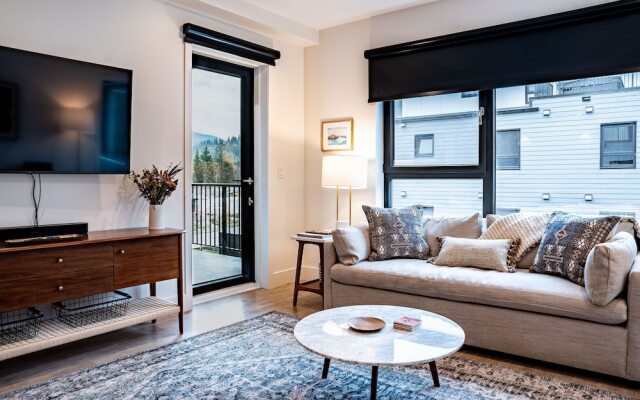 Powder Pines Retreat Revelstoke Vacation