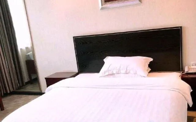 Super 8 Hotel (Hangzhou Binkang Road Subway Station)